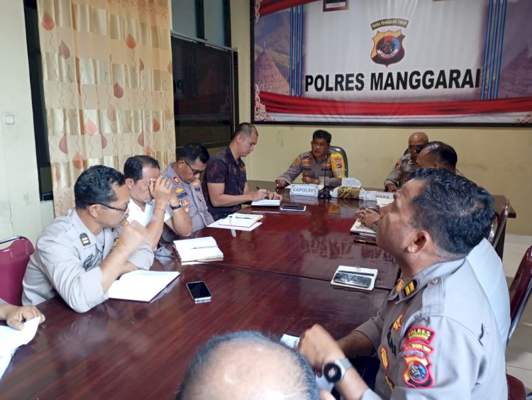 Arahan dan Penekanan Kapolres Manggarai dalam Rapat Anev Mingguan