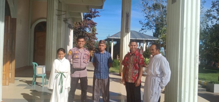 Pastikan Ibadah Minggu Berlangsung Aman dan Nyaman, Personil Polres Manggarai Laksanakan Pengamanan Gereja