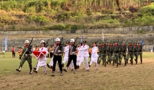 Kapolres Manggarai Hadiri Upacara Penurunan Bendera Merah Putih pada Peringatan HUT Ke-79 Proklamasi Kemerdekaan RI di Kabupaten Manggarai