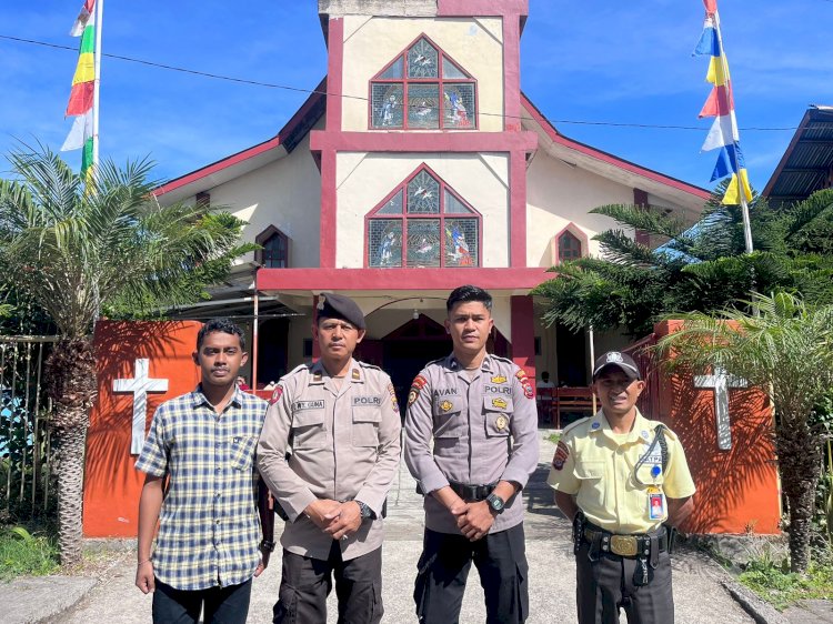 Pastikan Ibadah Minggu Berlangsung Aman dan Nyaman, Personil Polres Manggarai Laksanakan Pengamanan Gereja