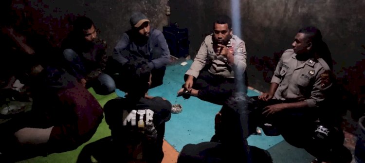 Patroli dan Penggalangan oleh Anggota Piket SPKT III Polsek Cibal, Polres Manggarai