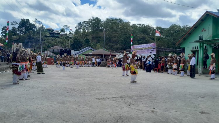 Bhabinkamtibmas lakukan Pengamanan dan Monitor Giat Masyarakat di Desa Manong, Rahong Utara