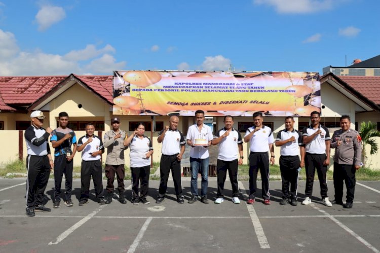 Polres Manggarai Gelar Perayaan Ulang Tahun Personel Polres Manggarai yang lahir pada Bulan Agustus 2024.