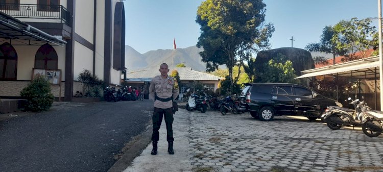 Polres Manggarai Kerahkan Personil Pengamanan Ibadah Minggu di Kota Ruteng