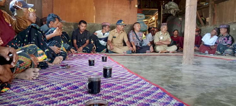 Patroli dan Sambang Bripka Adrianus G. Suman di Dusun Meti, Desa Golo Wua