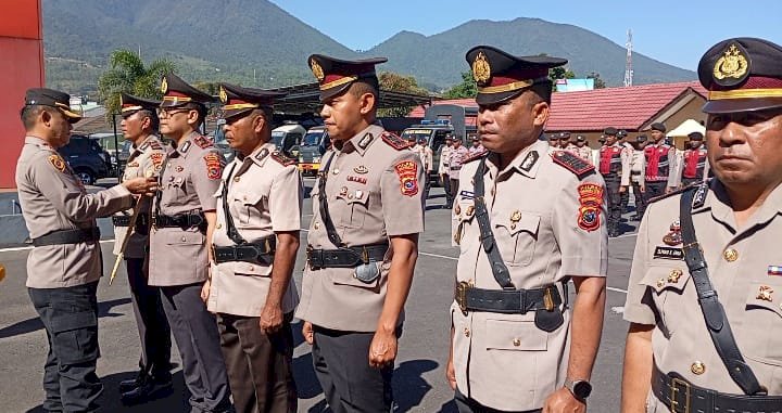 Kapolres Manggarai Pimpin Upacara Sertijab Pejabat Utama Polres Manggarai