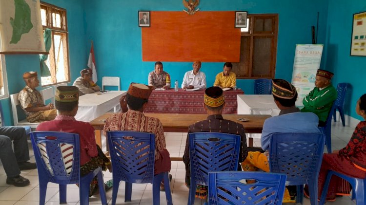 Bhabinkamtibmas : Mediasi Kasus Pencurian Buah Cengkeh Berhasil Diselesaikan dengan Damai