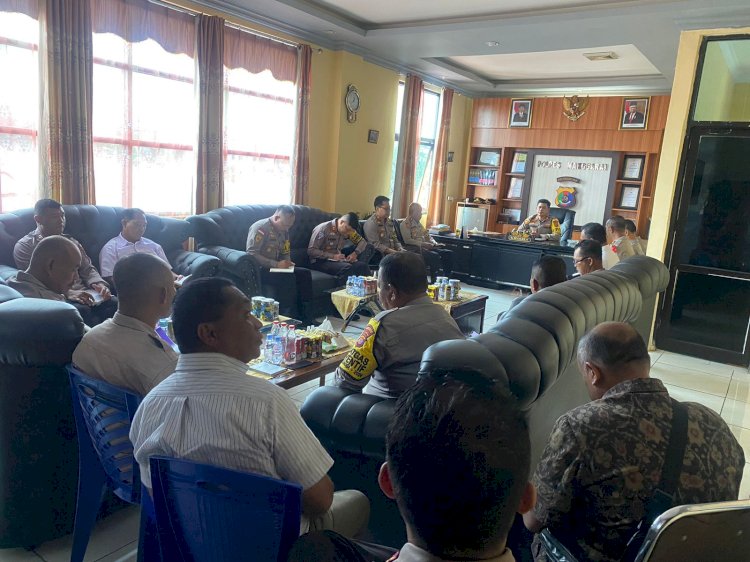 Kapolres Manggarai Pimpin Rapat Anev Mingguan Polres Manggarai