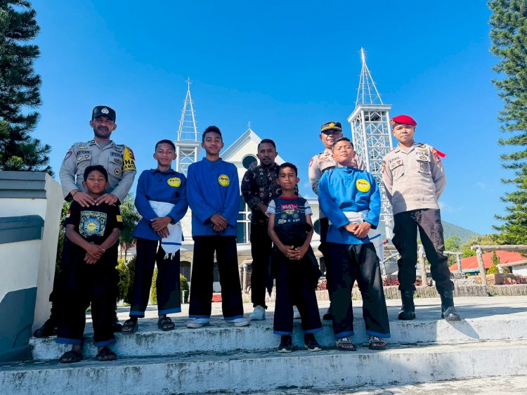 Ibadah Minggu di Kota Ruteng Berlangsung Aman dan Nyaman Berkat Kehadiran Personel Polres Manggarai