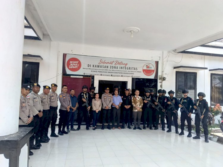 Patroli Gabungan Polres Manggarai dan Brimob Kompi 2 Yon B Pelopor Harkamtibmas Jelang Pilkada