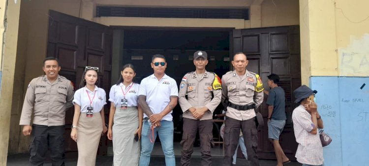 Bhabinkamtibmas Polres Manggarai Amankan Kegiatan Masyarakat di GOR Ruteng