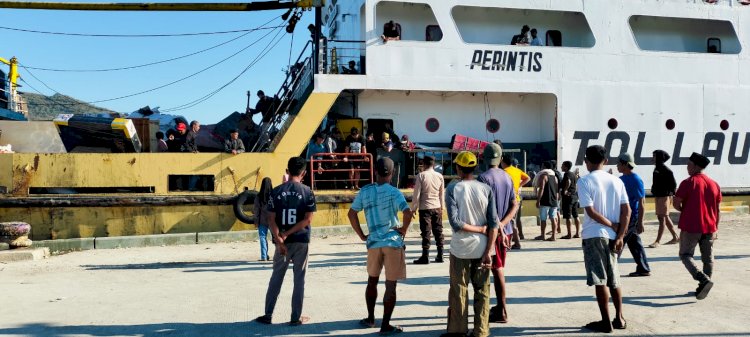 KP3 Laut Reo Laksanakan Pengamanan Kapal Penumpang di Pelabuhan Laut Reo