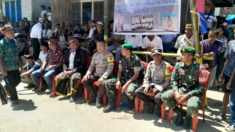 TNI-Polri Bersinergi Amankan Acara Adat Penti Weki Peso Beo di Rahong Utara