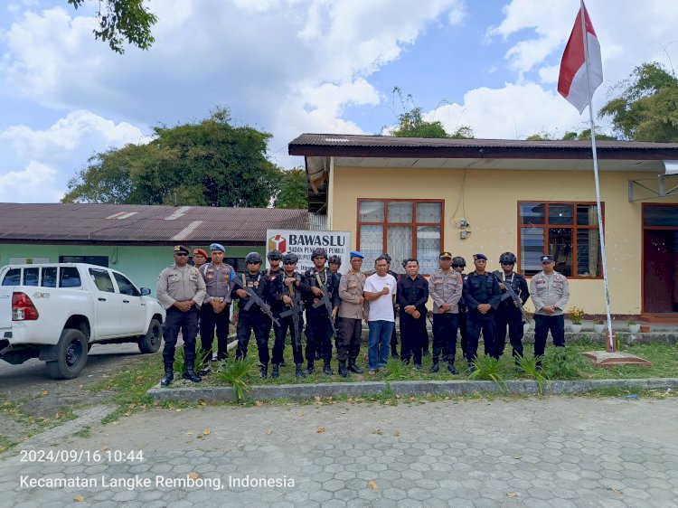 Patroli Gabungan Polres Manggarai dan Brimob Kompi 2 Yon B Pelopor dalam Rangka Cipkon Jelang Pilkada Serentak 2024