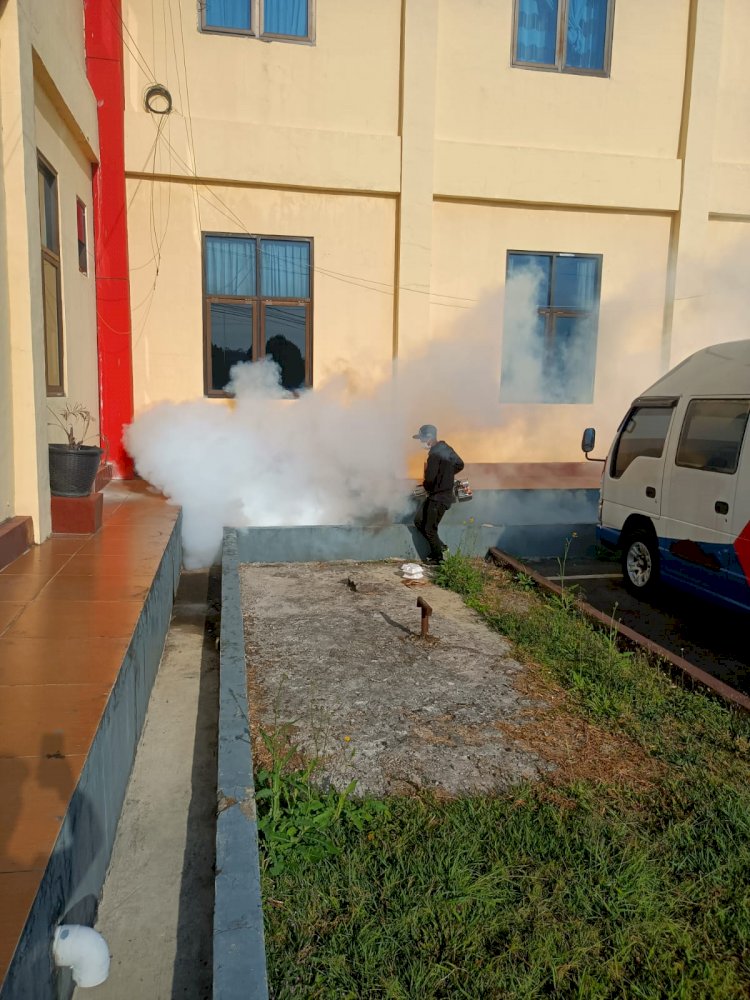 Polres Manggarai Laksanakan Fogging Tahap Kedua untuk Pencegahan Demam Berdarah