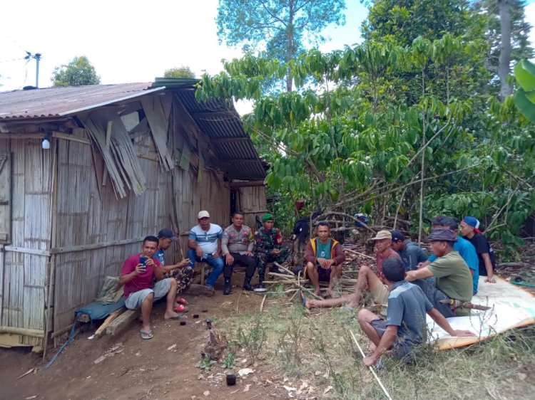 Patroli dan Sambang Bhabinkamtibmas Kecamatan  Ruteng di Desa Persiapan benteng Wake