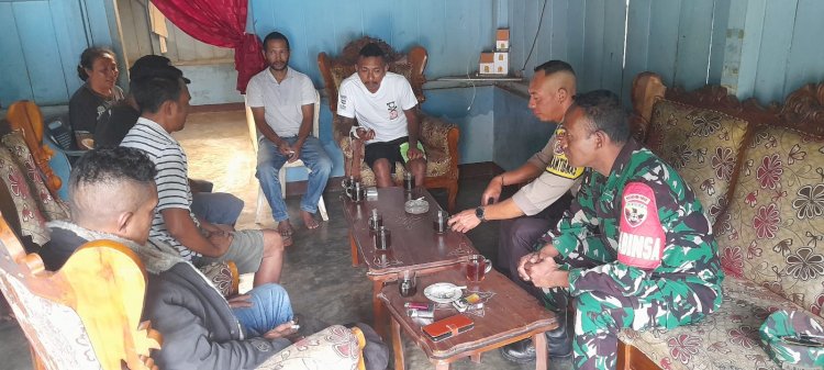 Patroli dan Sambang Bhabinkamtibmas BRIPKA Damasus S. Sunding Bersama Babinsa Serda Arwan Budiman di Kelurahan Rowang