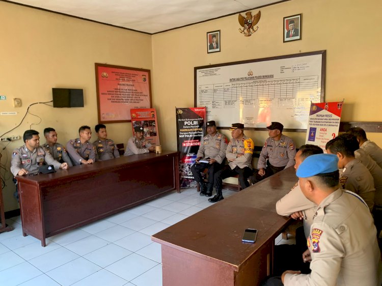 Wakapolres Manggarai Pimpin Giat Anev Bersama Anggota SPKT Polres Manggarai