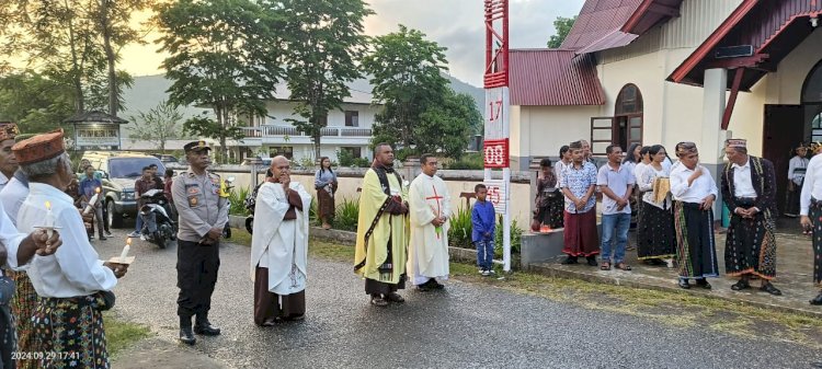 Kapolsek Cibal Pimpin Pengamanan Perarakan dan Penjemputan Patung Bunda Maria Ratu Rosari