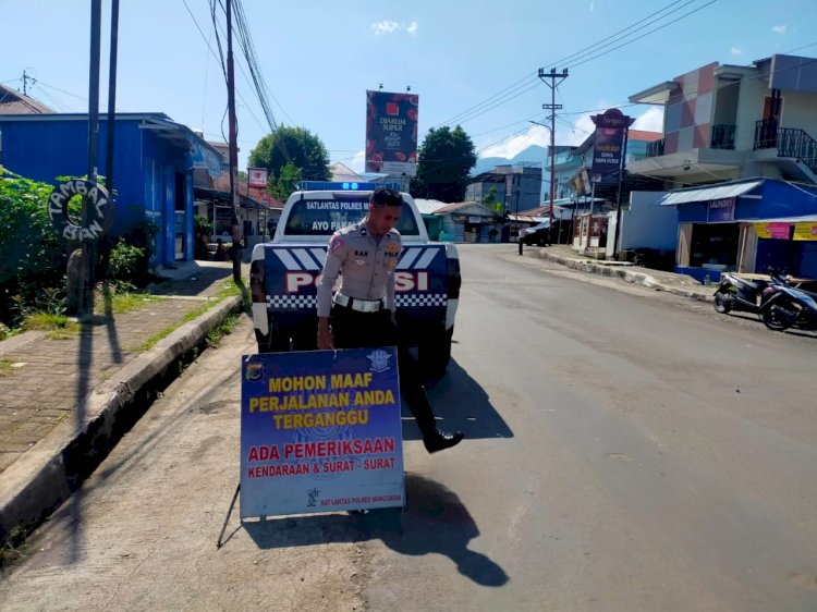 Sat.Lantas Polres Manggarai bersama Samsat Ruteng gelar Operasi Penertiban Pajak Pengendara R2 dan R4 di Kota Ruteng Kabupaten Manggarai Berjalan Lancar