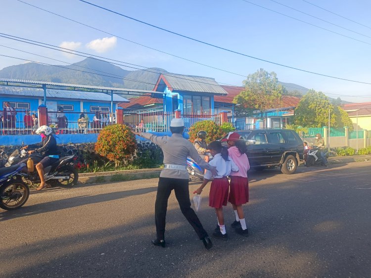 Sat.Lantas Polres Manggarai Laksanakan Pengamanan dan Pengaturan Lalu Lintas Rutin