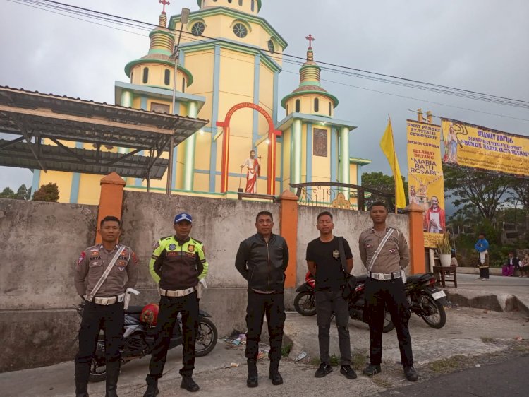 Polres Manggarai Gelar Pengamanan Pada Misa Perayaan Ekaristi dan Perarakan Patung Bunda Maria Ratu Rosari dalam Rangkaian Festival Golo Curu 2024 di Kabupaten Manggarai