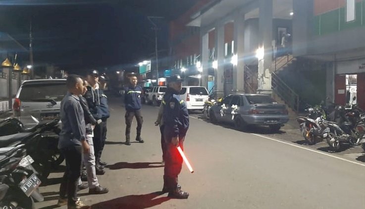 Bhabinkamtibmas Kecamatan Langke Rembong Laksanakan Pengamanan Acara Masyarakat di Manggarai