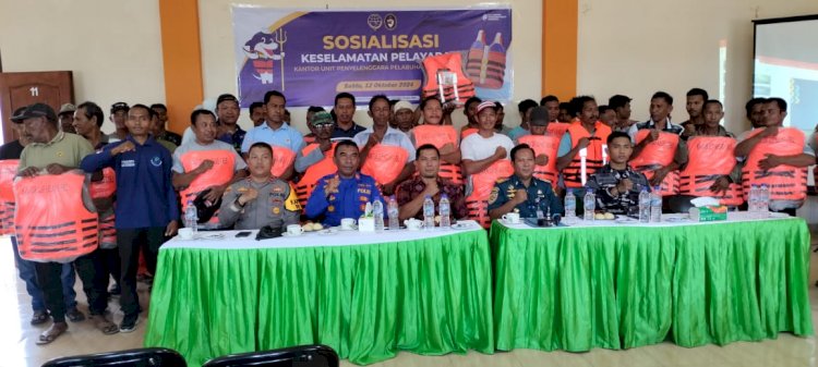 Kapolsek Reo dan Kasat Polairud Hadiri Rapat Sosialisasi Keselamatan Pelayaran di Reo