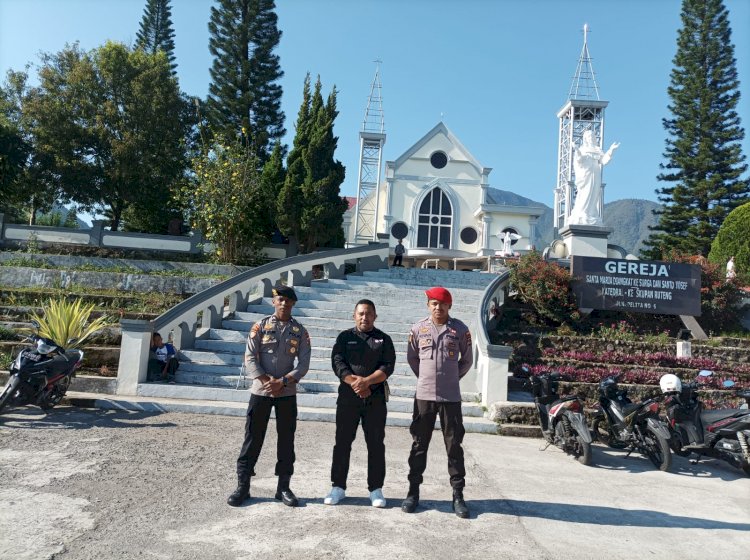 Polres Manggarai Terjunkan Personil untuk Pengamanan Ibadah Minggu di Kota Ruteng