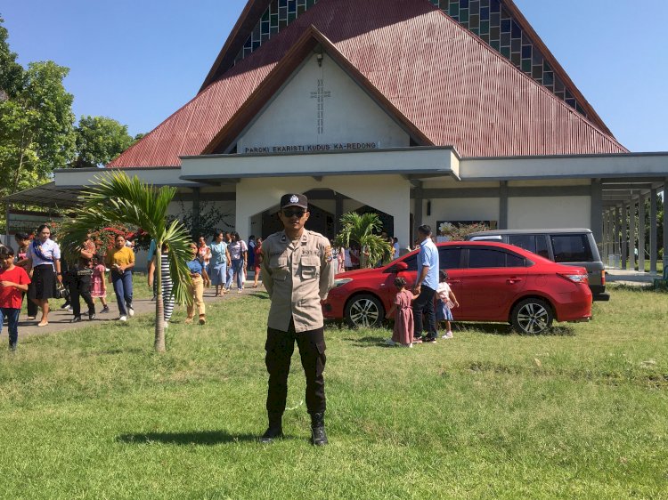 Polres Manggarai Terjunkan Personil untuk Pengamanan Ibadah Minggu di Kota Ruteng