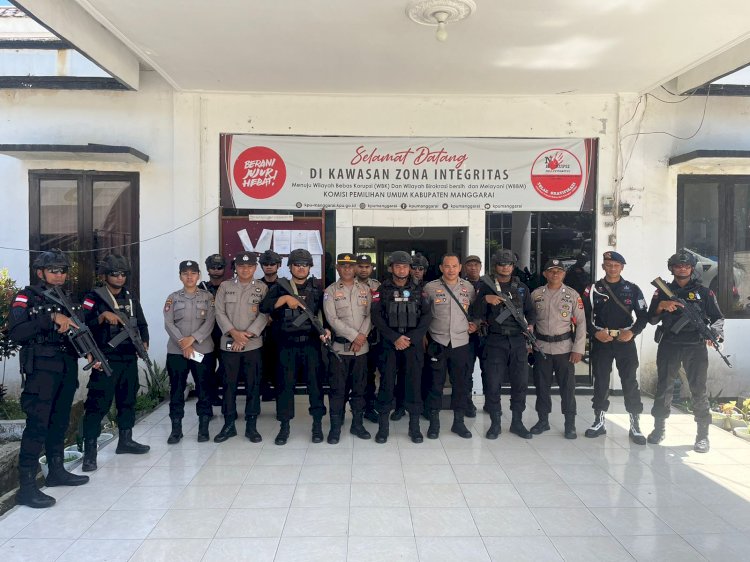 Patroli Gabungan Polres Manggarai bersama Kompi 2 Yon B Pelopor : Harkamtibmas jelang Pilkada.