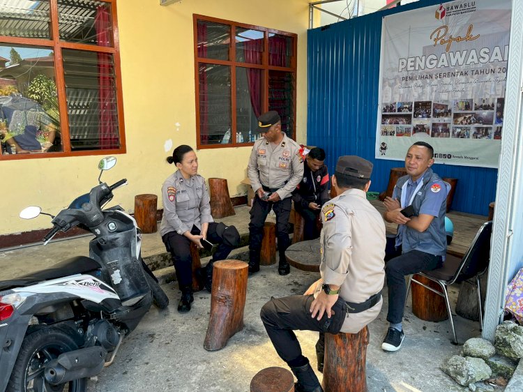 Patroli Gabungan Polres Manggarai bersama Kompi 2 Yon B Pelopor : Harkamtibmas jelang Pilkada.