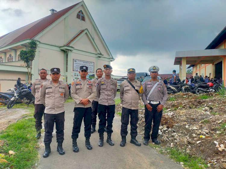 Personil Polres Manggarai Laksanakan Pengamanan pada Koordinasi Pemenangan Pilkada 2024 DPD Partai Nasdem Kabupaten Manggarai