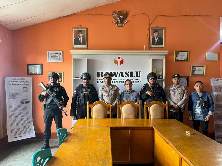 Jaga Situasi Kamtibmas Tetap Kondusif, Polres Manggarai Bersama Kompi 2 Yon B Pelopor Gelar Patroli Gabungan