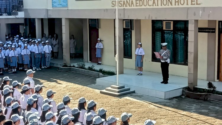 Sat Lantas Polres Manggarai Gelar Police Goes To School di SMK Sadar Wisata Ruteng