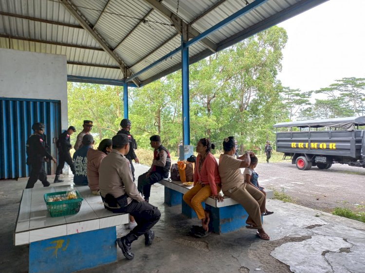 Patroli Gabungan Polres Manggarai dan Kompi 2 Yon B Pelopor Ciptakan Situasi Kondusif dalam Operasi Mantap Praja 2024