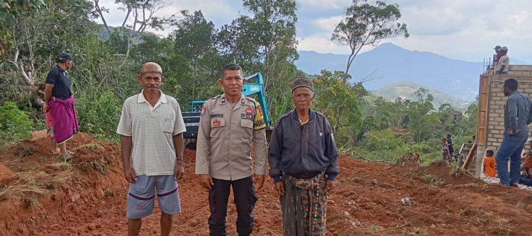 Bhabinkamtibmas Kecamatan Ruteng Laksanakan Patroli Dialogis dan Sambang di Wilayah Kecamatan Ruteng