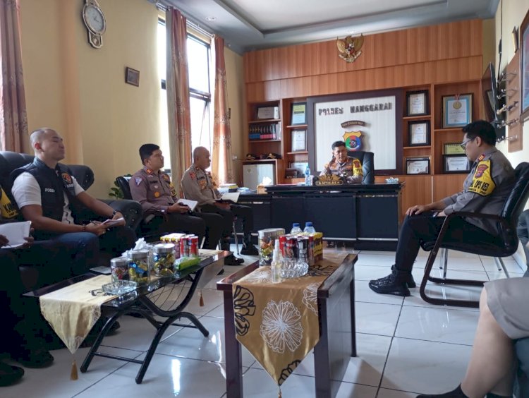 Kapolres Manggarai Pimpin Rapat Anev Mingguan, Sampaikan Arahan Penting untuk Kinerja Optimal dan Profesional