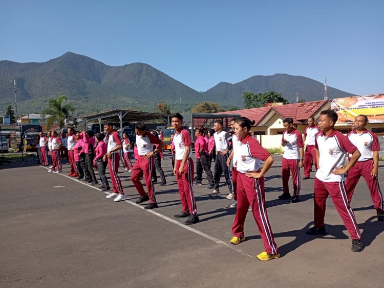 Jaga Kebugaran dan Kesiapan Fisik, Polres Manggarai dan Bhayangkari Gelar Olahraga Bersama