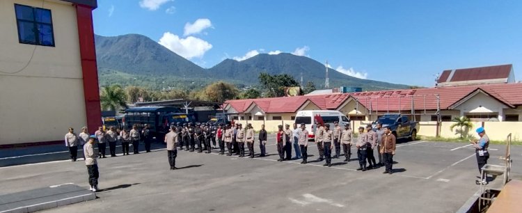 Kabagops Polres Manggarai pimpin Apel Pengecekan Personil dalam Rangka Operasi Manta Praja Turangga - 2024