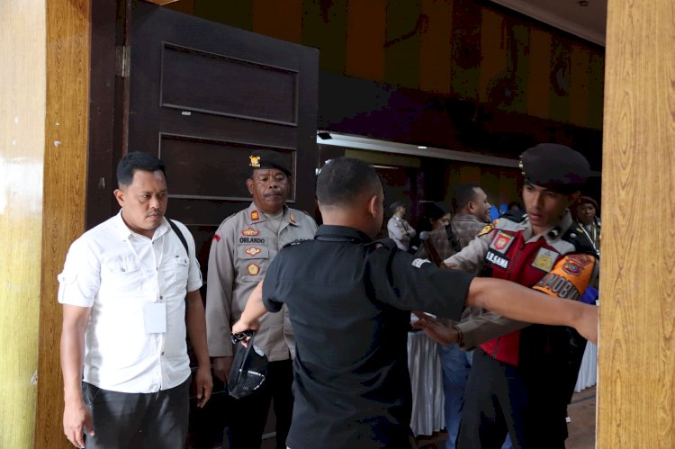 Polres Manggarai Gelar Pengamanan Ketat Pada Acara Debat Publik Pasangan Calon Bupati dan Wakil Bupati 2024 di MCC Ruteng