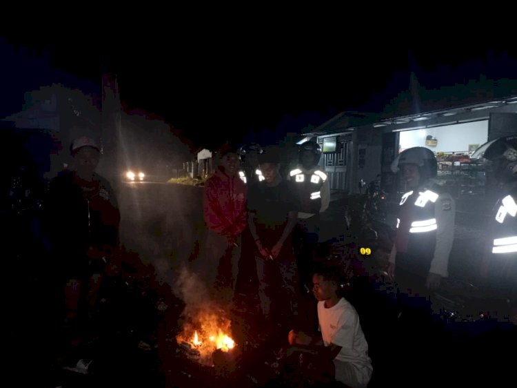 Anggota Samapta Polres Manggarai Laksanakan Patroli Malam Menjaga Kamtibmas di Kota Ruteng