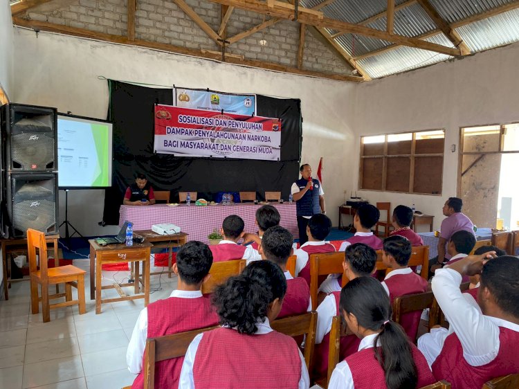 Polres Manggarai Gelar Sosialisasi Pencegahan Penyalahgunaan Narkotika di SMA Negeri 2 Satar Mese Langke Majo