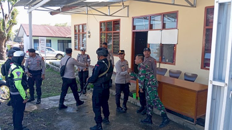 Patroli Gabungan Polres Manggarai dan Kompi 2 Yon B Pelopor Jaga Situasi Kamtibmas Aman Selama Operasi Mantap Praja 2024