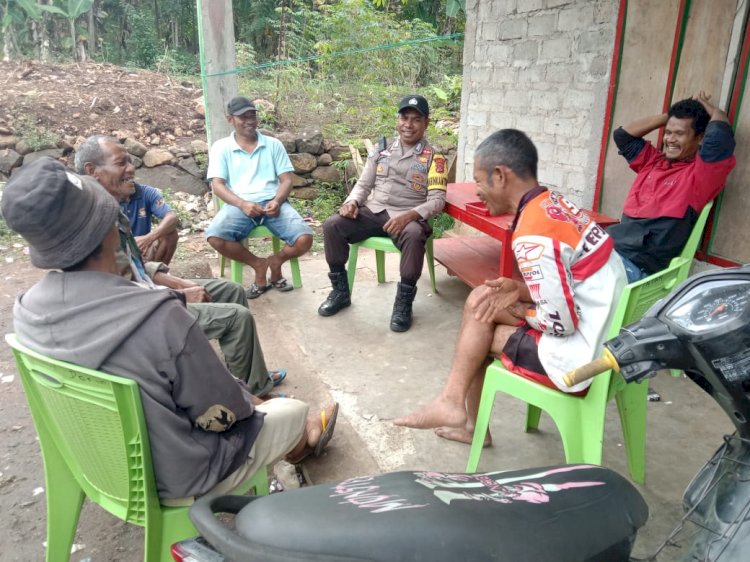 Bhabinkamtibmas Satarmese Barat Laksanakan Sambang dan DDS di Lingkungan Rejo, Desa Ceka Luju