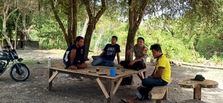 Bhabinkamtibmas Kec. Reok Aipda Syamsul Rizal Lakukan Patroli dan Sambang di Desa Robek