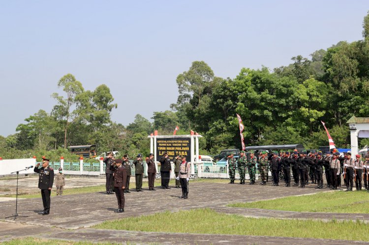 Wakapolres Manggarai Pimpin Upacara Ziarah Nasional Memperingati Hari Pahlawan Ke-79 Tahun 2024 di Kabupaten Manggarai Berlangsung Khidmat