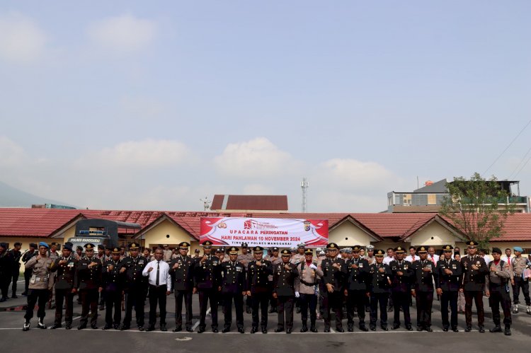 Polres Manggarai Gelar Upacara Peringatan Hari Pahlawan 10 November 2024 di Polres Manggarai Kegiatan Berlangsung Khidmat