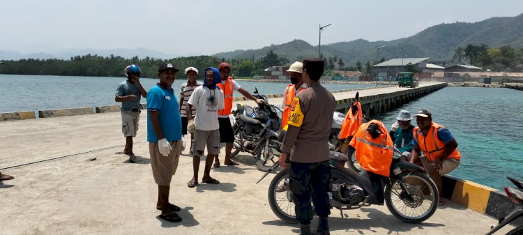 KP3 Laut Pelabuhan Reo Amankan Aktivitas Bongkar Muat di Pelabuhan Laut Kelas II Reo