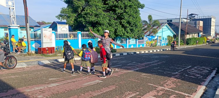 Sat. Lantas Polres Manggarai Laksanakan Pengamanan dan Pengaturan Lalu Lintas Rutin di Ruteng